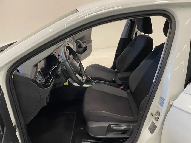 Volkswagen Polo view 6