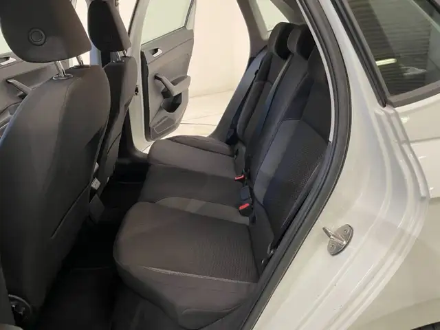 Volkswagen Polo view 7