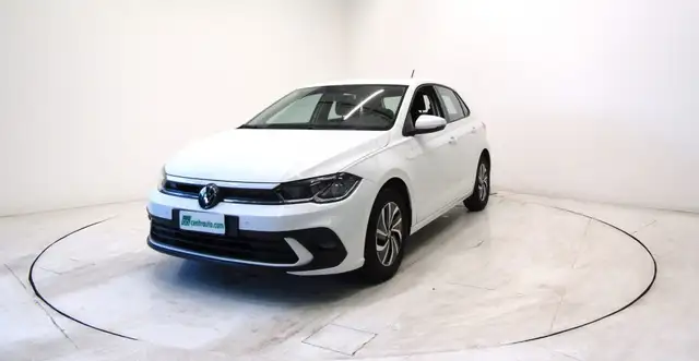 Volkswagen Polo view 3