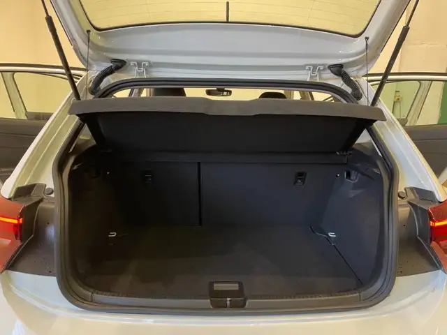 Volkswagen Polo view 13