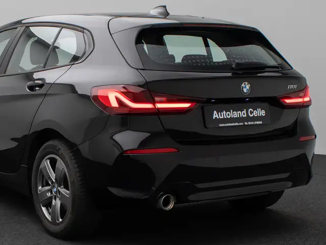 BMW 1 Series view 16