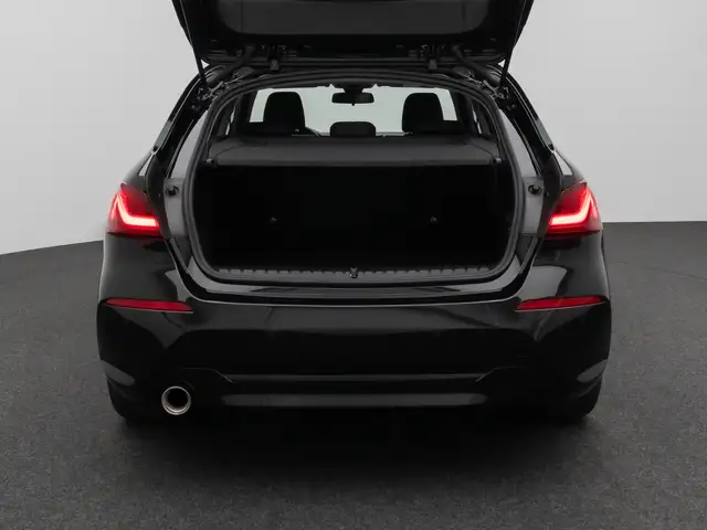 BMW 1 Series view 13
