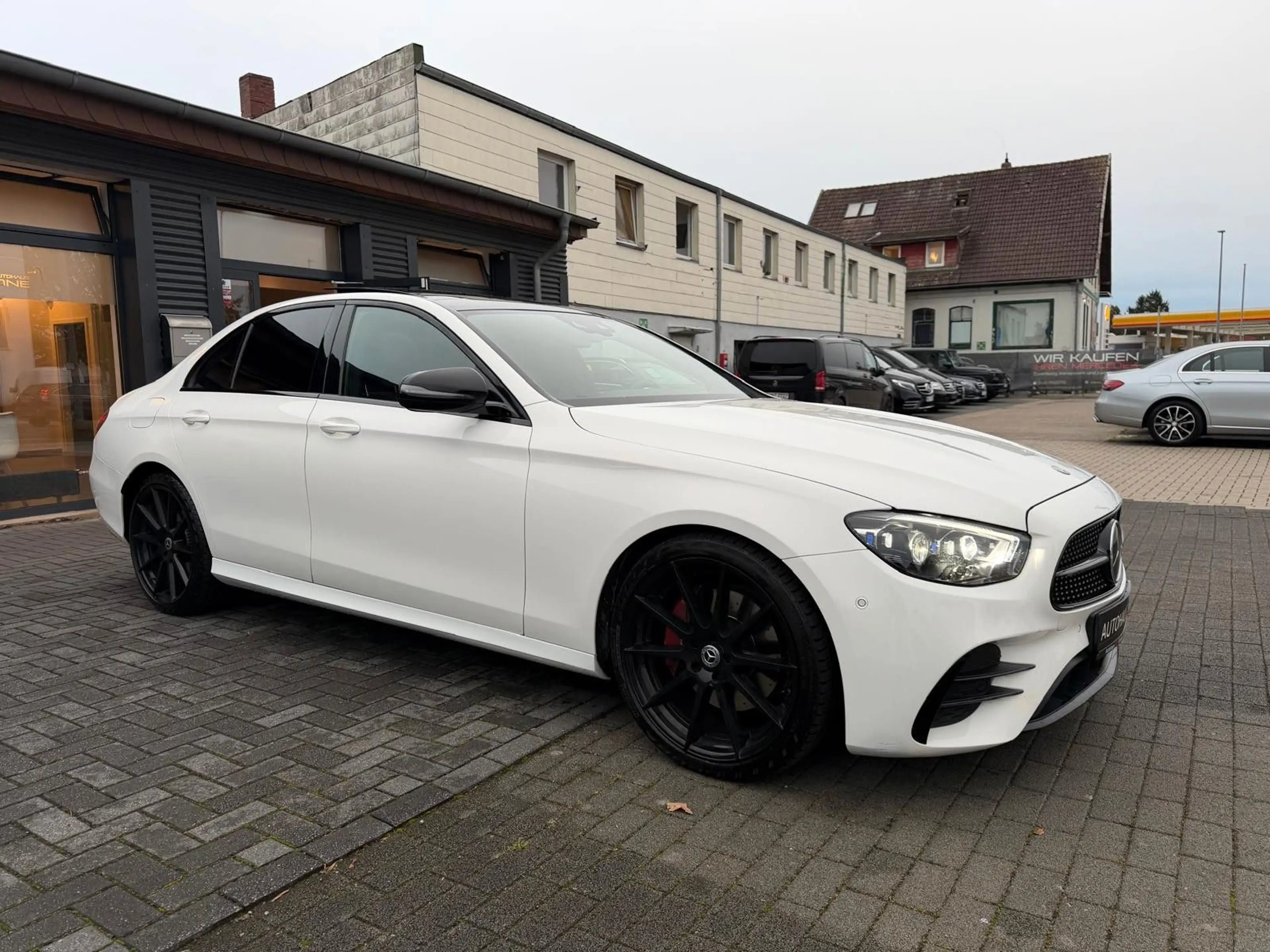 Mercedes-Benz E 220 d Limo. AMG/PANORAMA/MBUX/MULTIBEAM — photo 5
