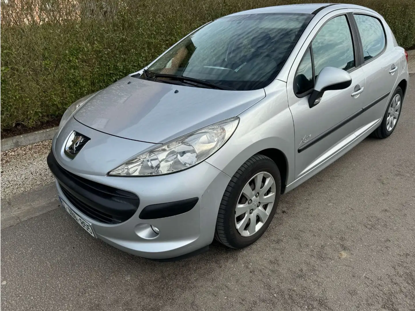 Peugeot 207 1.4 HDi X Line distribution changée - 1