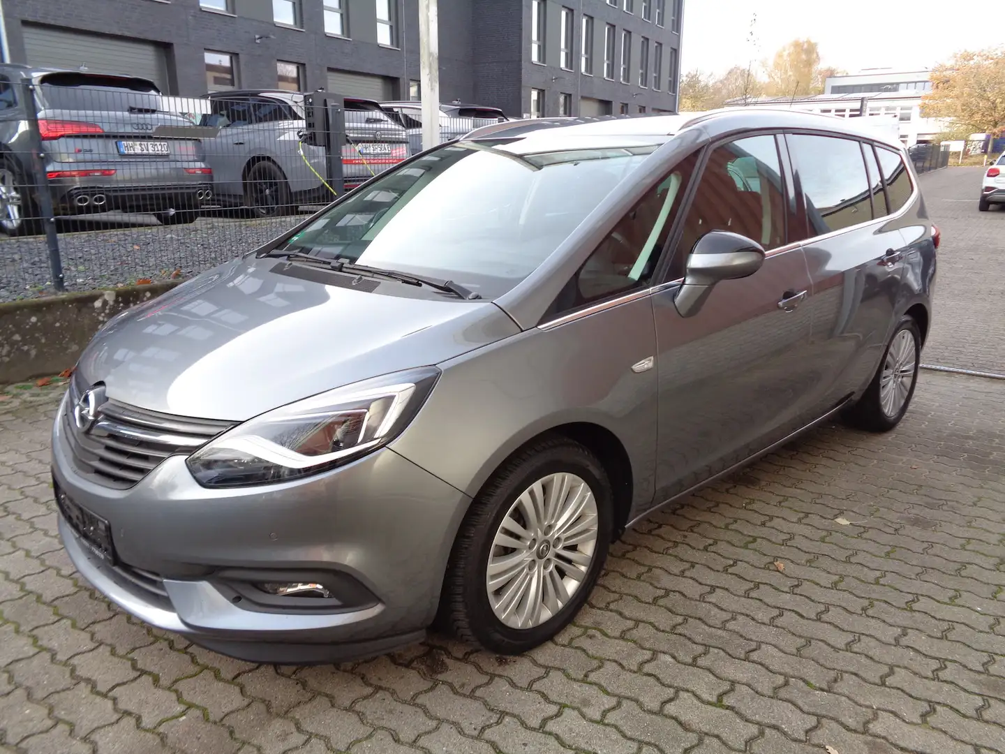 Opel Zafira Tourer 2.0 CDTI, Klimatr., AHK, Kamera Grau - 2