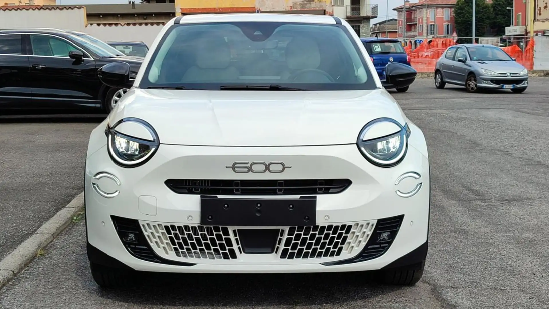 Fiat 600 Hybrid 100 CV DCT MHEV La Prima Alb - 2