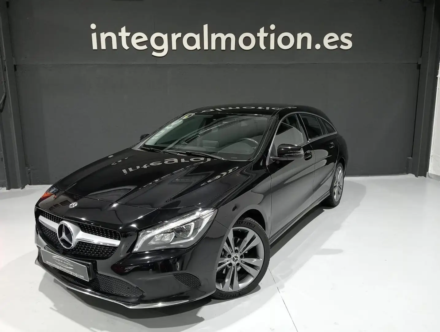 Mercedes-Benz CLA 200 Shooting Brake 200d 7G-DCT Negro - 1