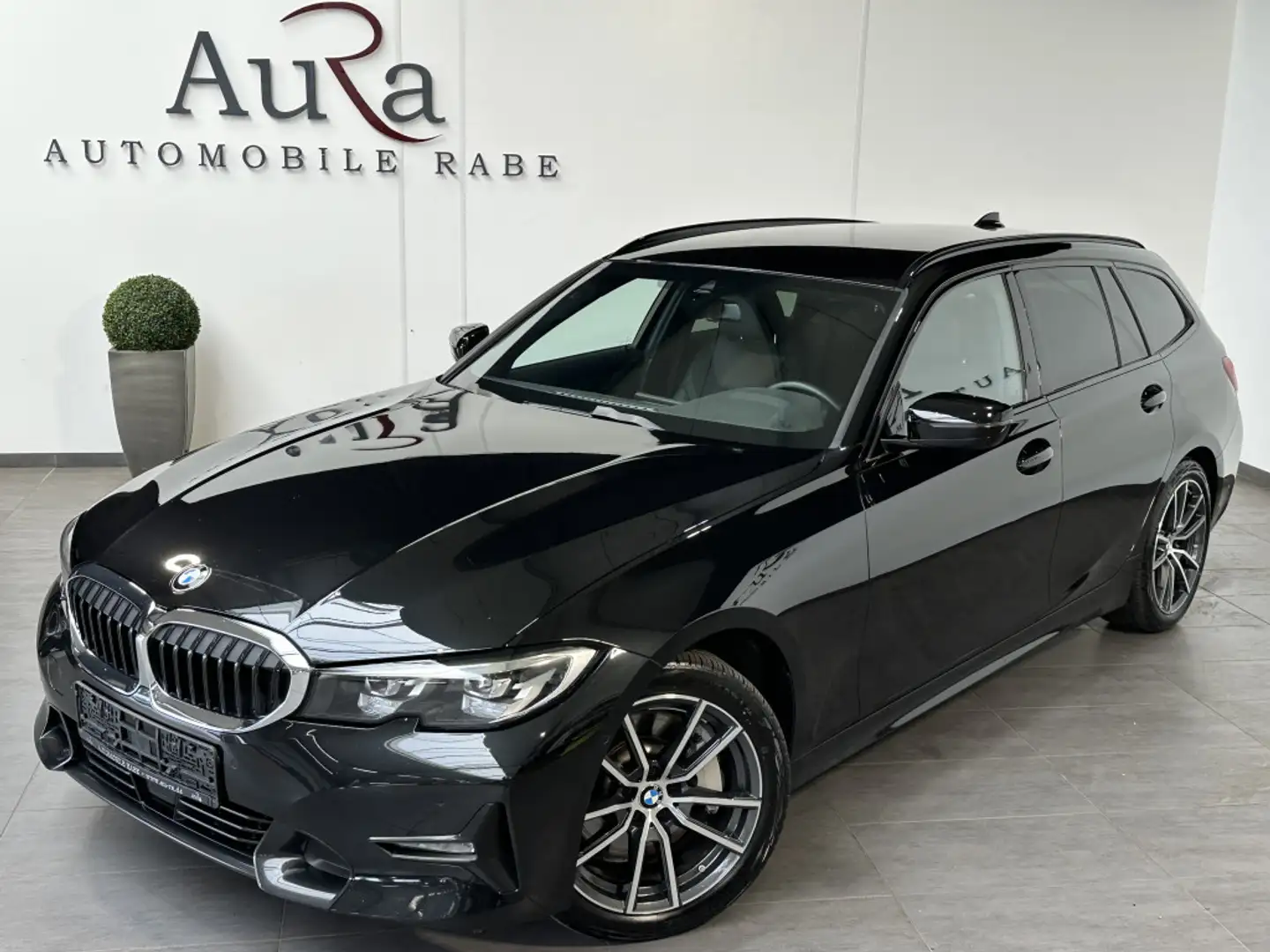 BMW 330 Touring Sport-Line NAV+LED+ACC+KAMERA+18ZO Schwarz - 2
