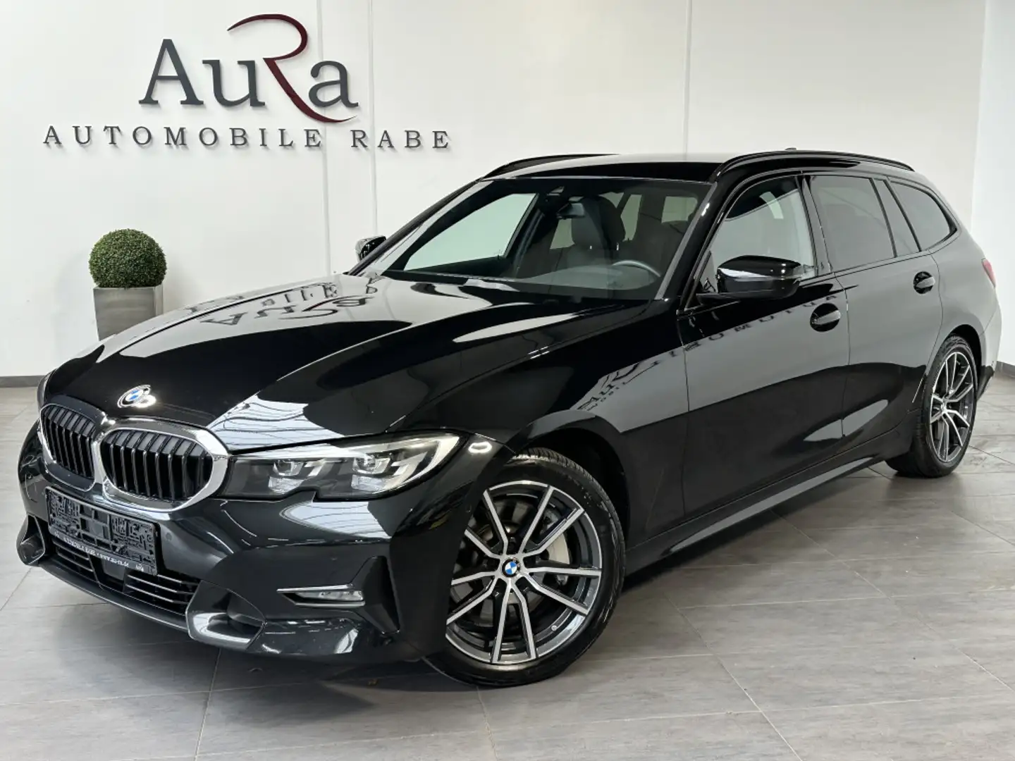 BMW 330 Touring Sport-Line NAV+LED+ACC+KAMERA+18ZO Schwarz - 1