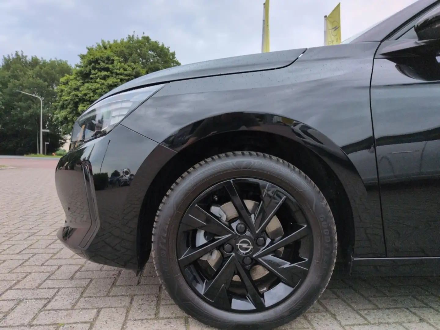 Opel Corsa F GS 1.2 Turbo MATRIX SHZ RFK Navi LHZ Fernl. Kurv Schwarz - 2