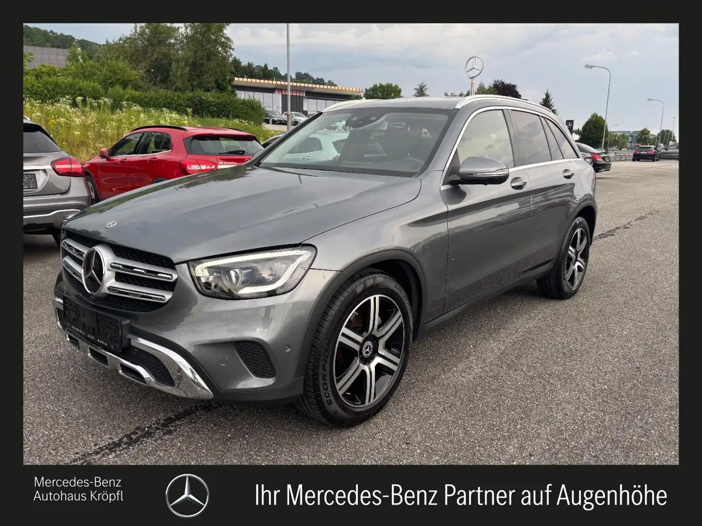 Mercedes-Benz GLC 300 d 4MATIC FAP Mbeam MBUX Distr PTS Shz Grau - 1