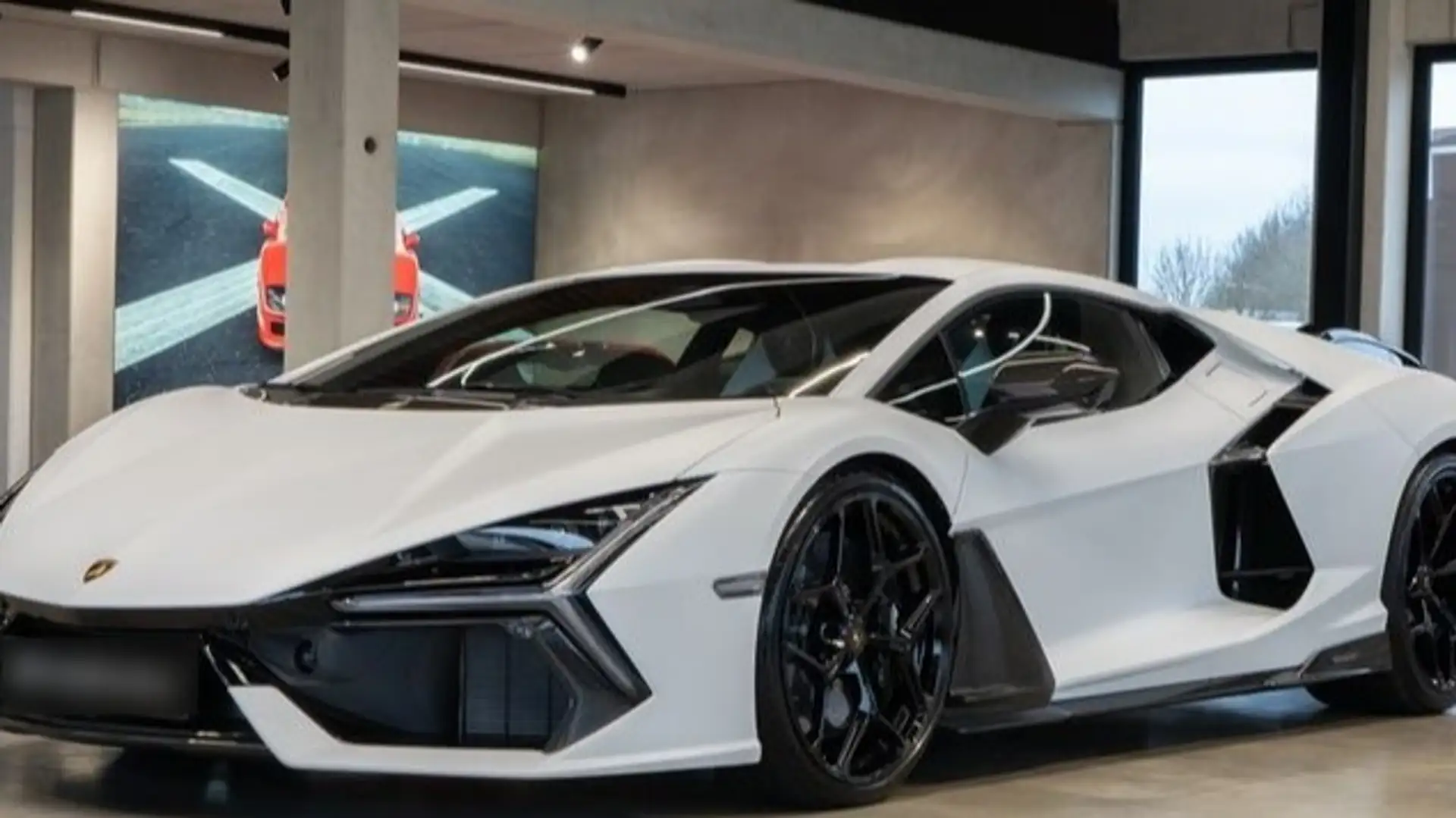 Lamborghini Revuelto Alb - 2