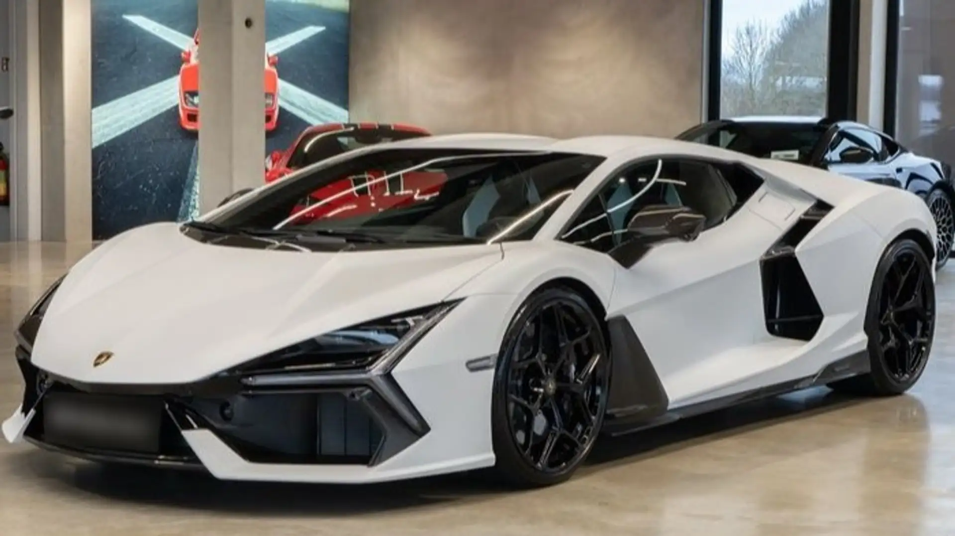 Lamborghini Revuelto Alb - 1