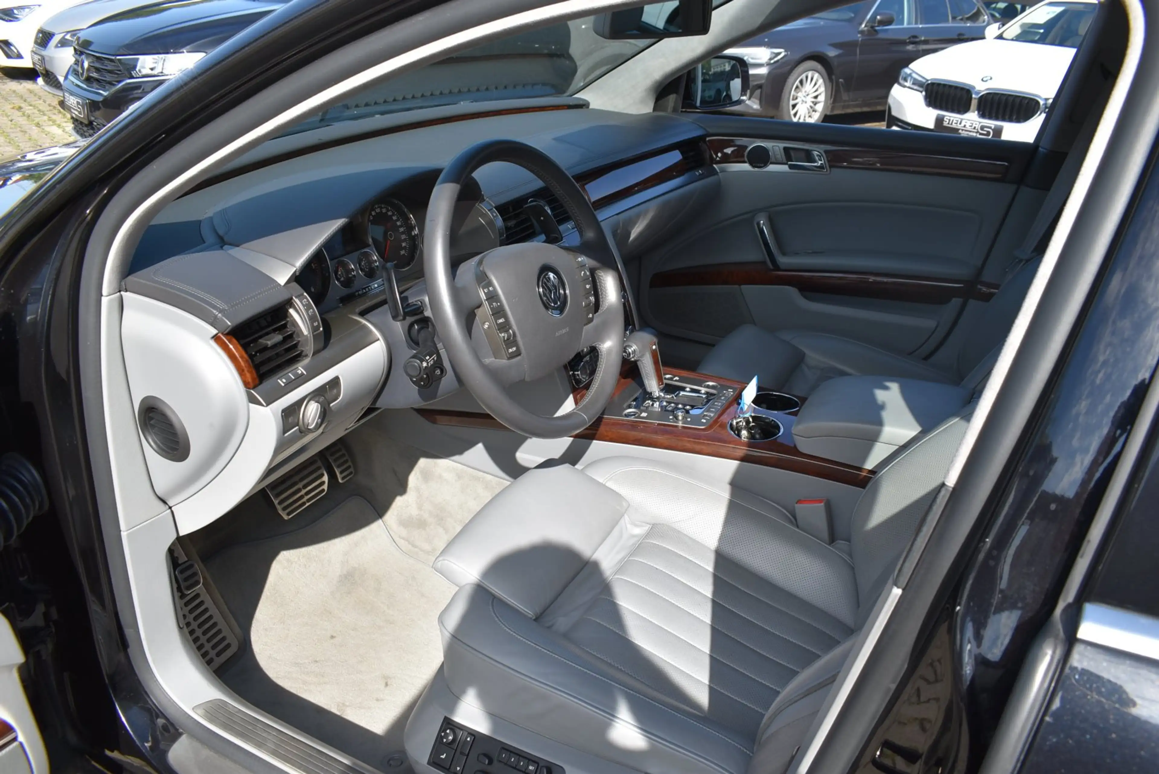 Volkswagen Phaeton V6 TDI Standhzg Alcantara Dynaudio ACC — photo 14