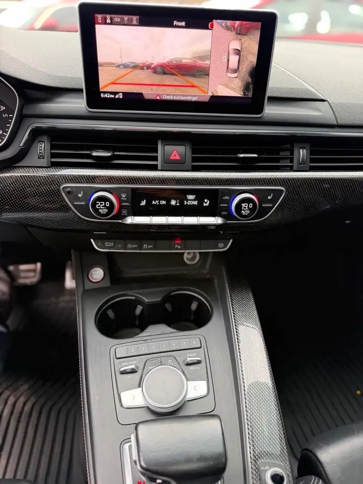 Audi S4 снимка Audi S4