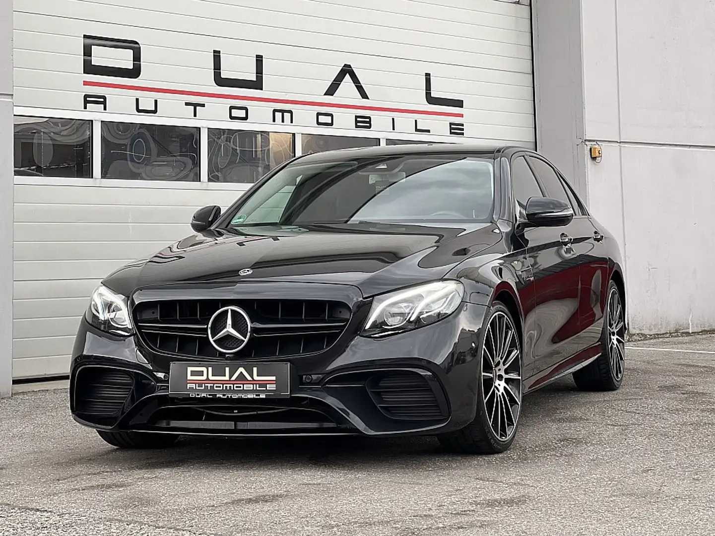 Mercedes-Benz E 220 d Aut. | AMG 63 LOOK | WIDESCREEN | LED Schwarz - 1