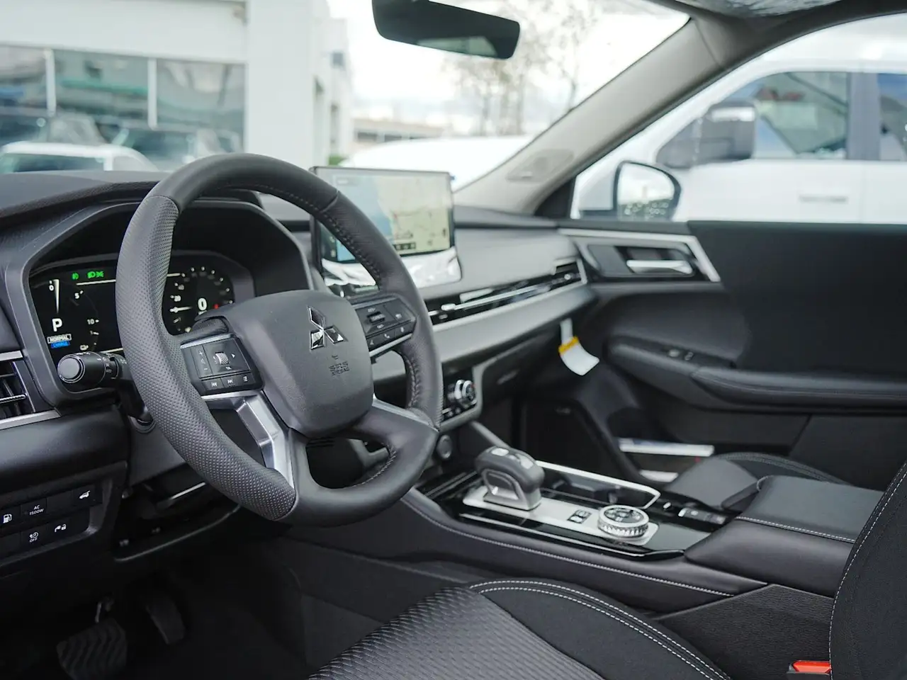 Mitsubishi Outlander снимка Mitsubishi Outlander