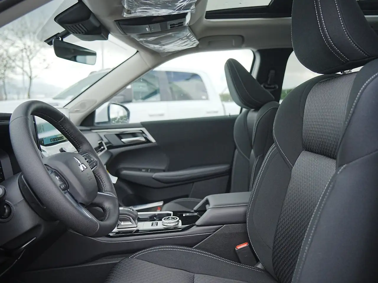 Mitsubishi Outlander снимка Mitsubishi Outlander