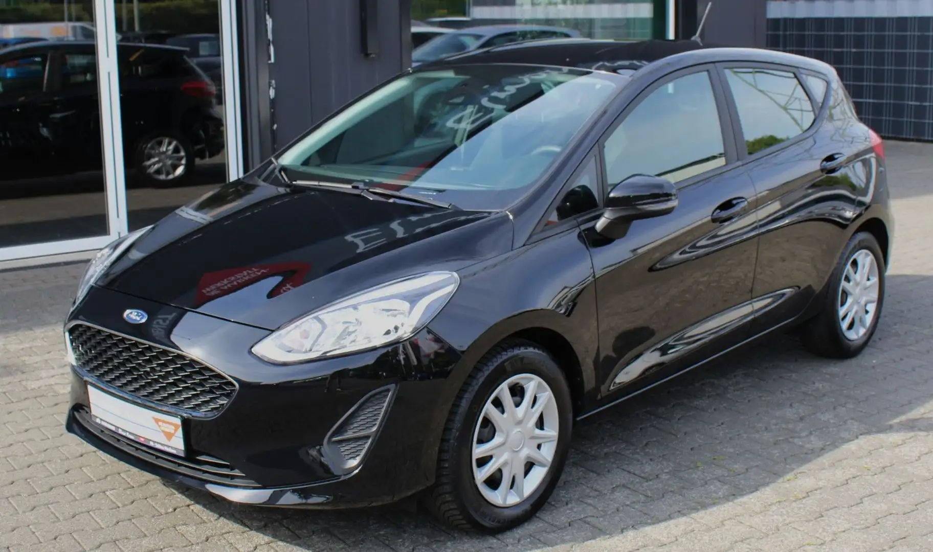 Ford Fiesta Trend 1,1  52KW/70PS Schwarz - 1