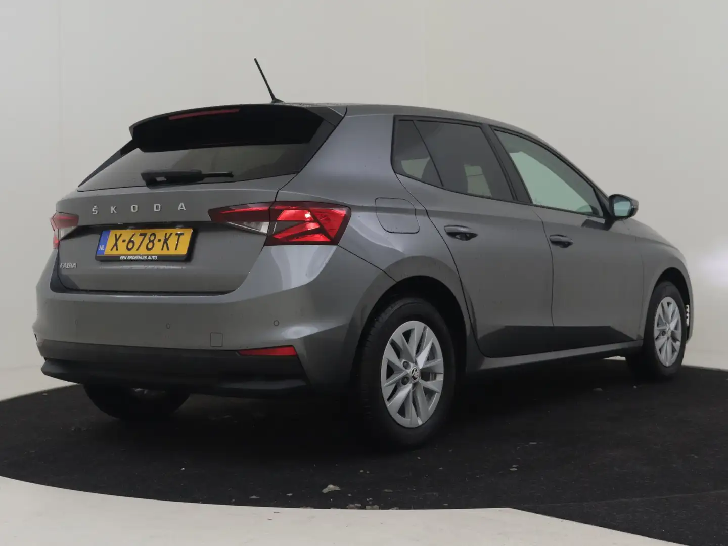 Skoda Fabia Ambition 1.0 MPI | Cruise control | Navigatie via Gris - 2