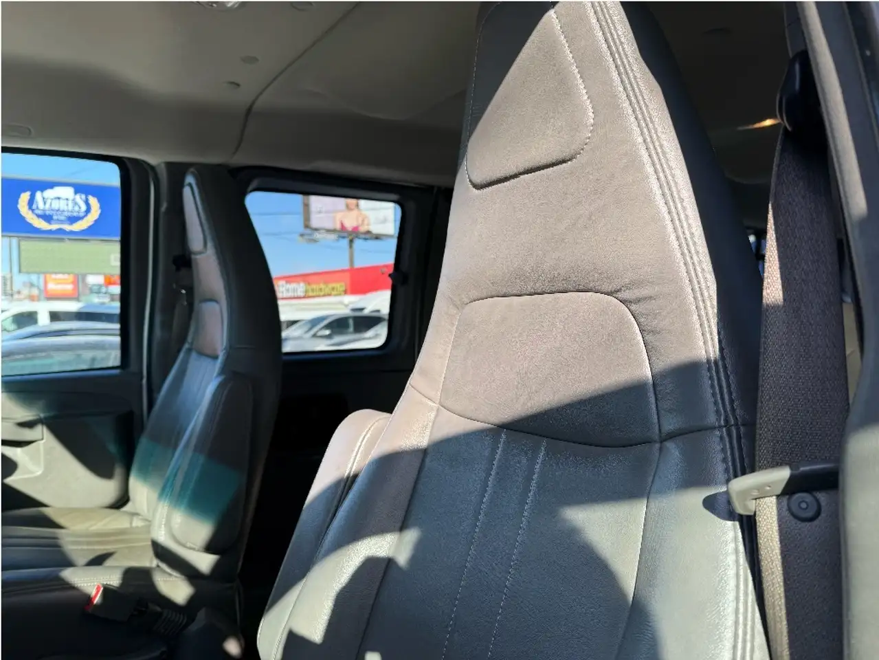 Chevrolet Express Passenger снимка Chevrolet Express Passenger