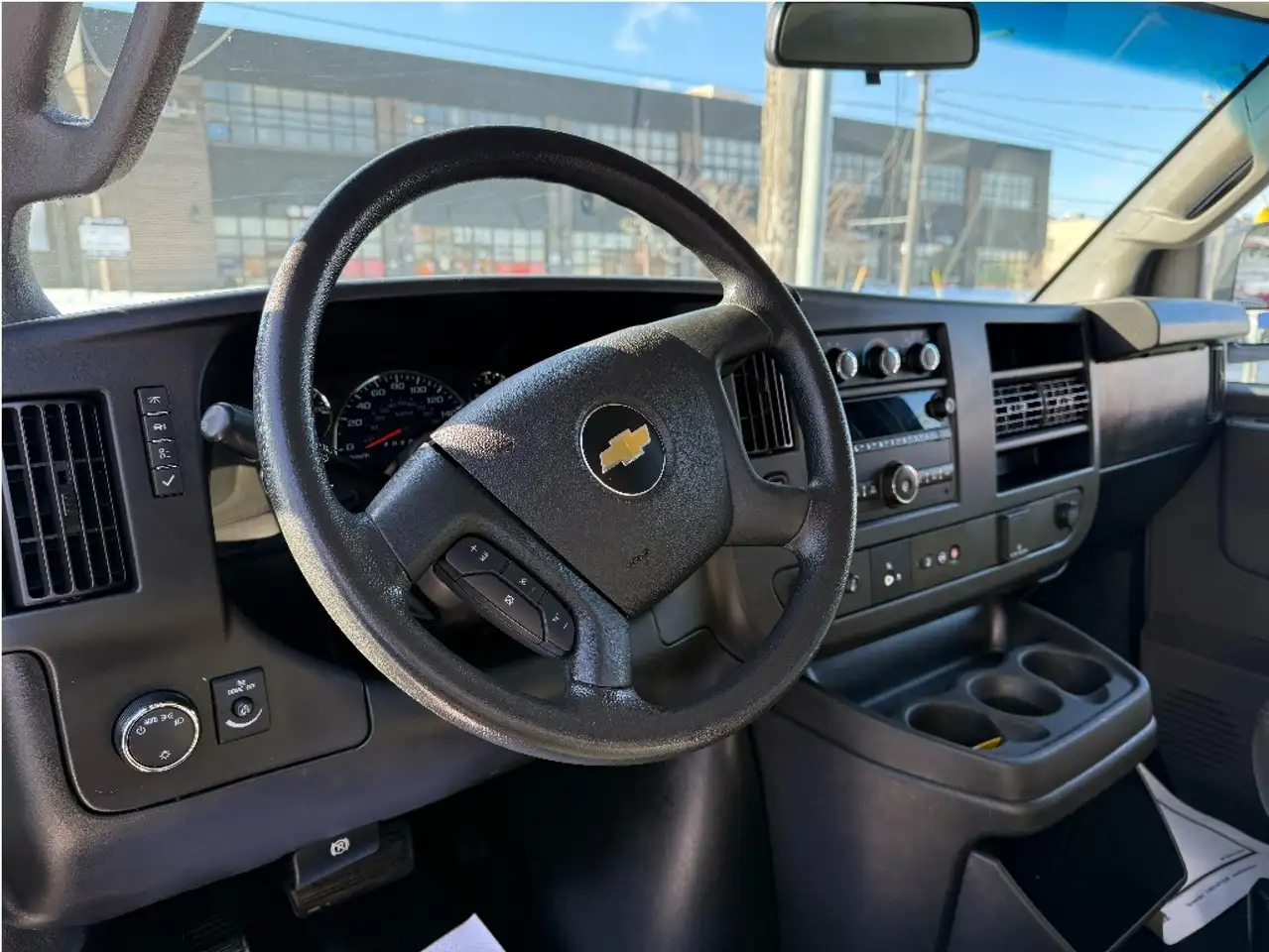 Chevrolet Express Passenger снимка Chevrolet Express Passenger