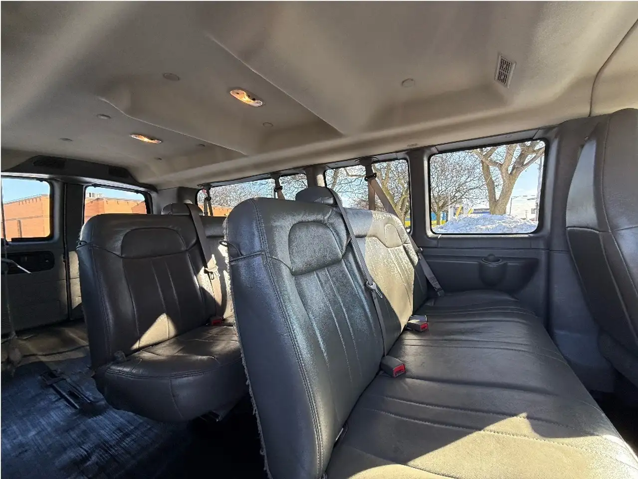 Chevrolet Express Passenger снимка Chevrolet Express Passenger