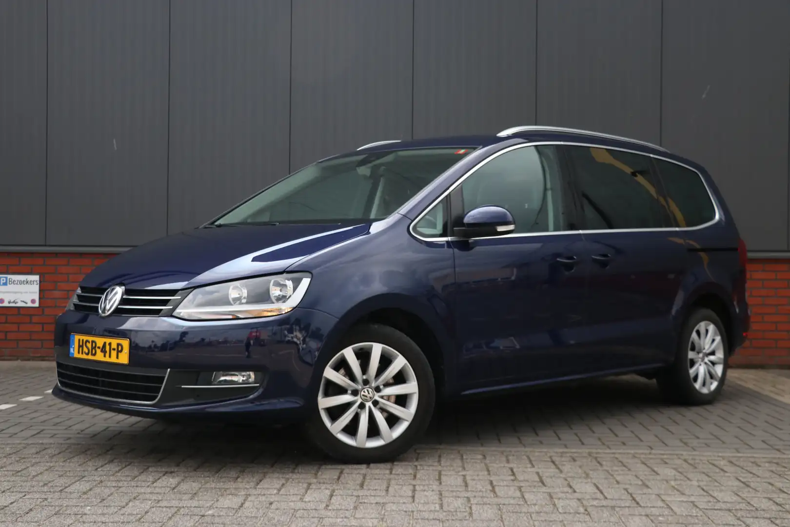 Volkswagen Sharan 1.4 TSI Exclusive Series 7 zits | Kinderzit | leer Blauw - 1
