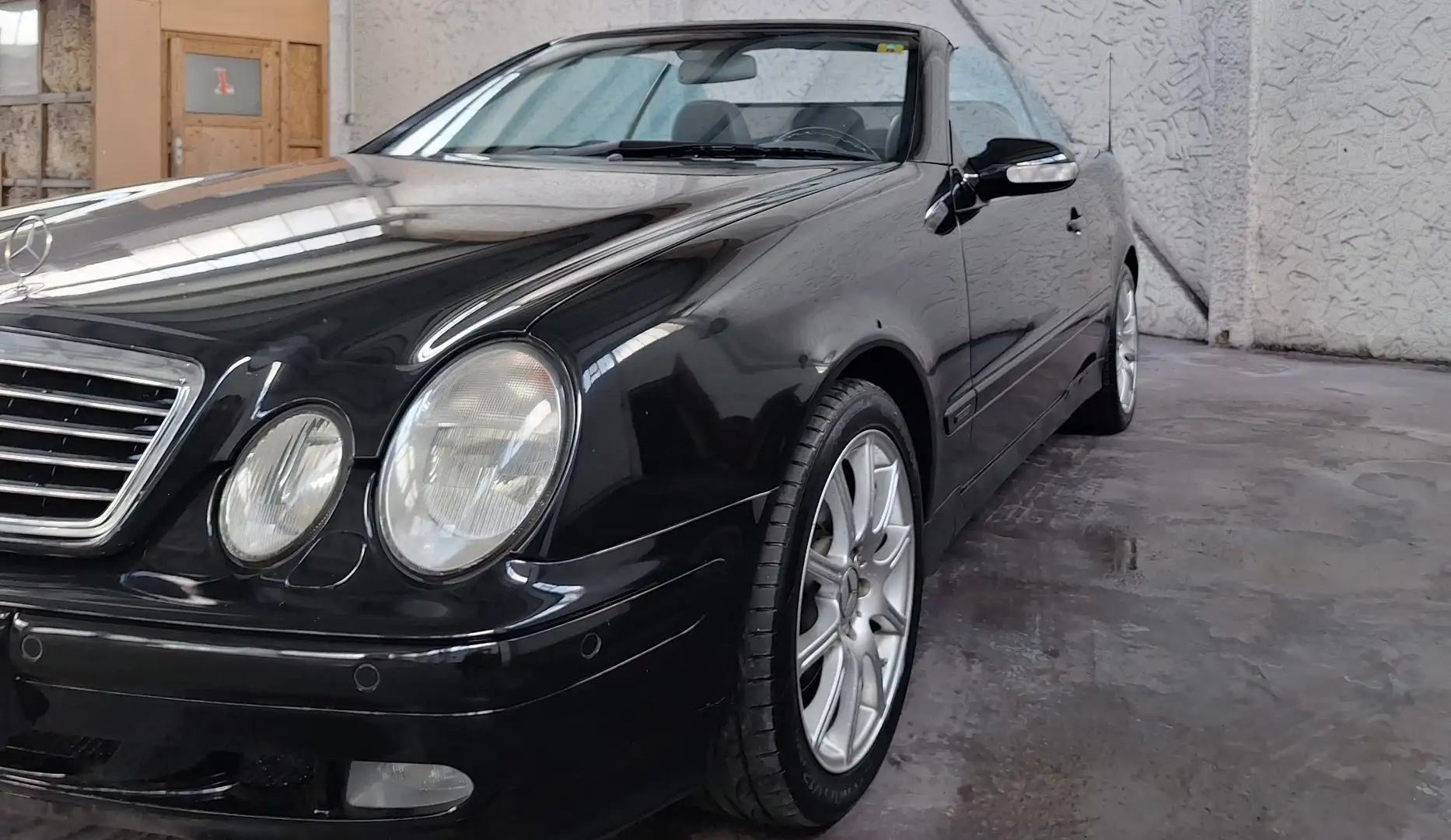 Mercedes-Benz CLK 320 Cabrio Avantgarde final edition Černá - 1