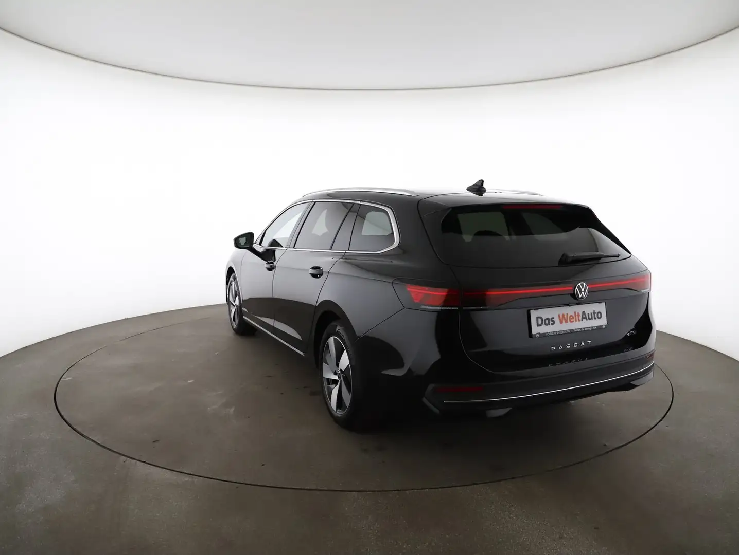Volkswagen Passat Variant Business eTSI DSG Schwarz - 2
