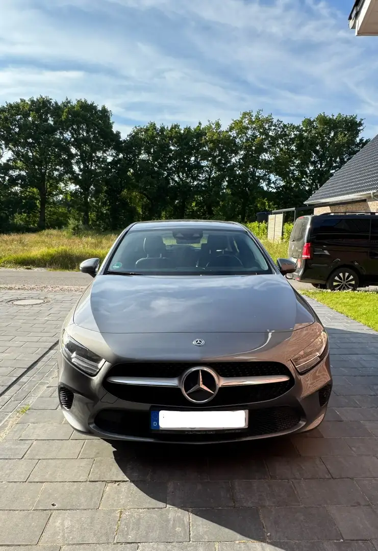 Mercedes-Benz A 200 A 200 d (177.012) Grau - 2