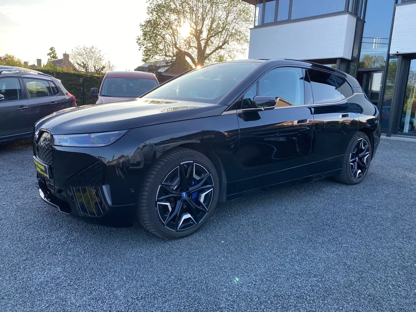 BMW iX 111.5 kWh xDrive50-gold 623km autonomie Zwart - 1