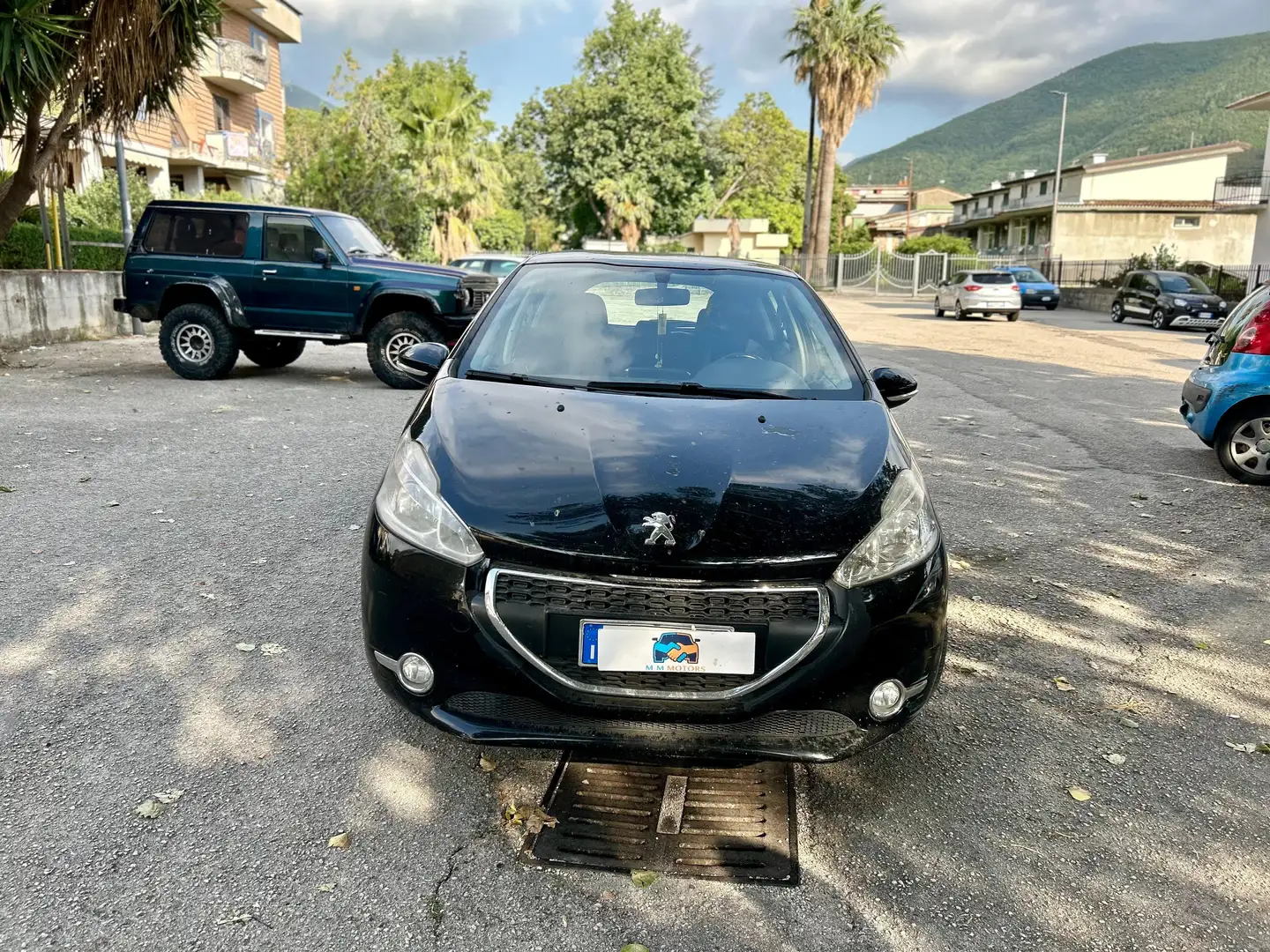 Peugeot 208 208 I 2012 5p 1.4 hdi 8v Active Schwarz - 1
