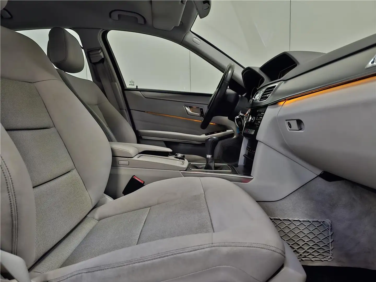 Mercedes-Benz E 200 CDI Berline - GPS - Airco - Bluetooth- Topstaat! Grey - 2
