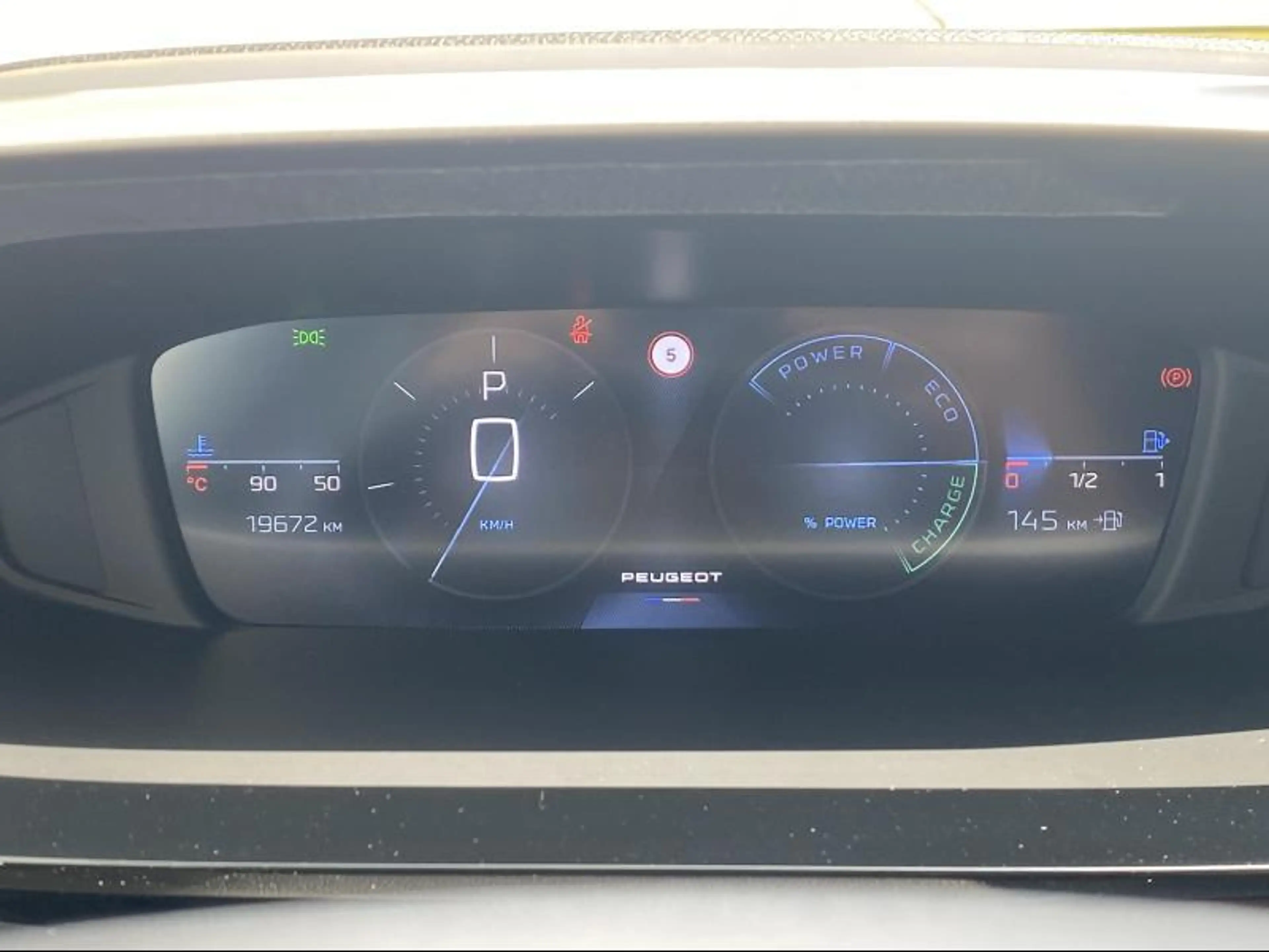 Peugeot 408 Allure Hybrid 145 DCS6 — photo 13