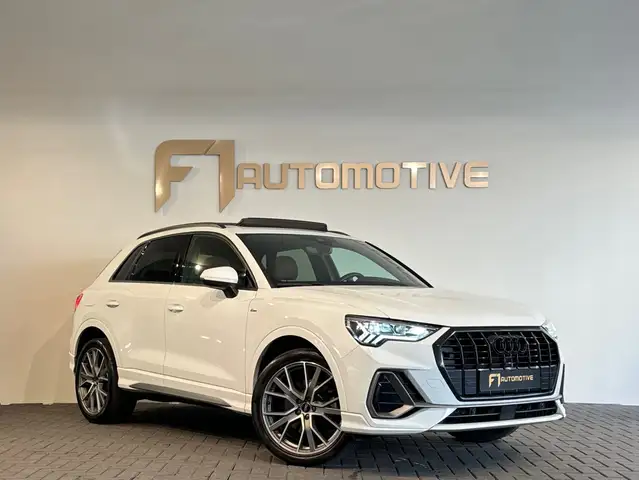 Audi Q3 view 7