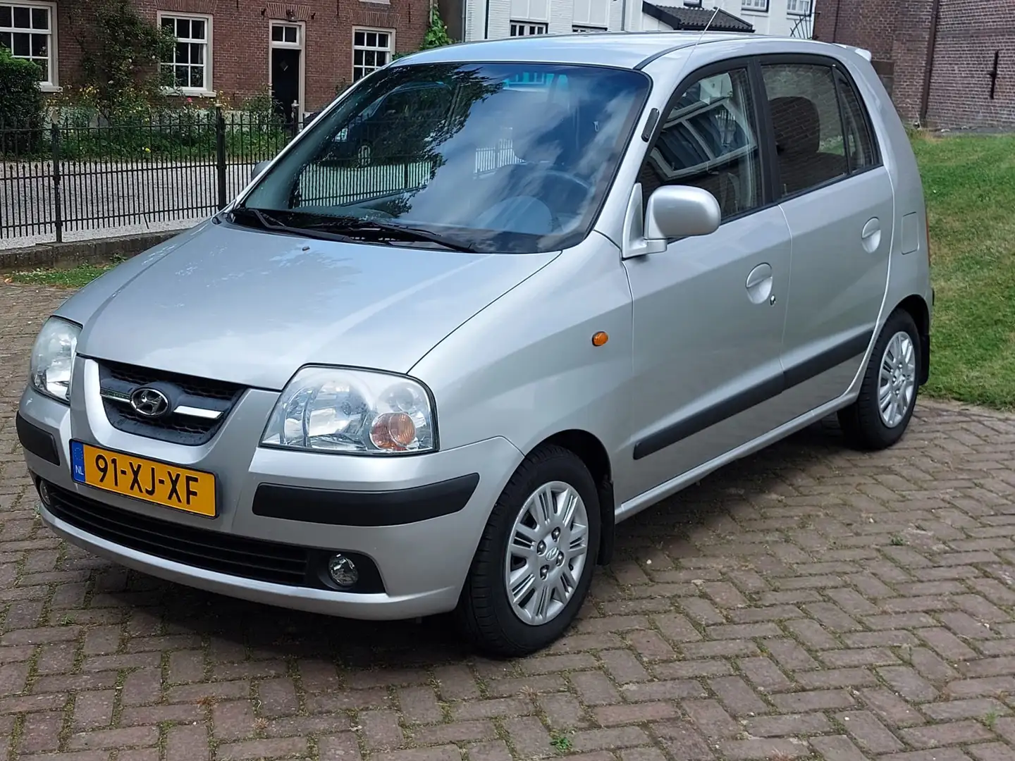Hyundai Atos Atos 1.1i Dynamic Young Grau - 1