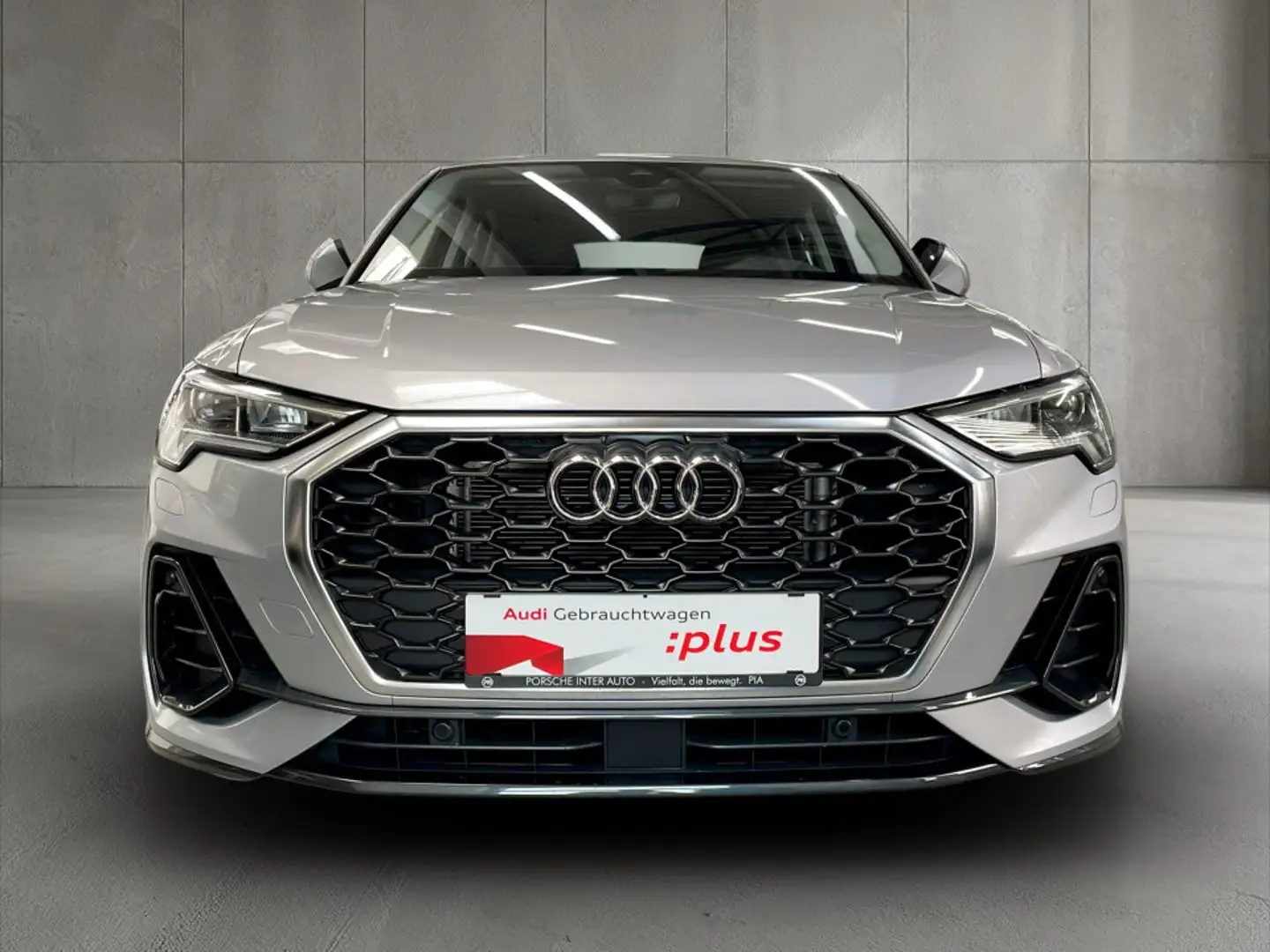 Audi Q3 35 TFSI Silber - 2