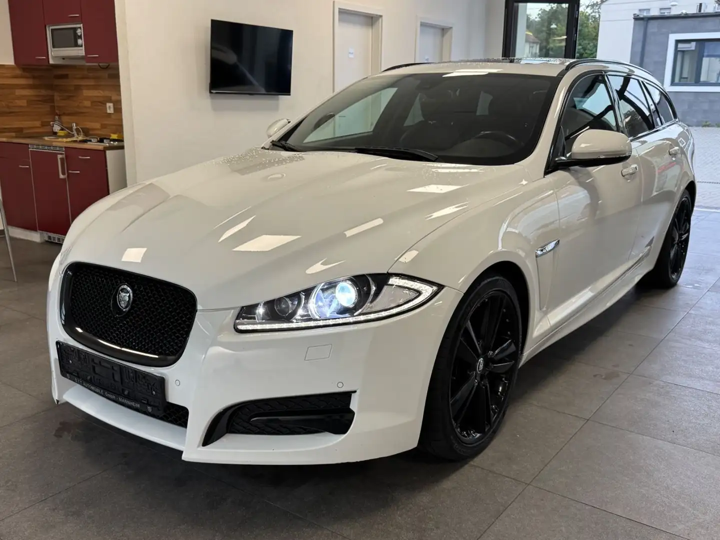 Jaguar XF Sportbrake 3.0R-Dynamic-Sport-Sitzbelüftung- Weiß - 1