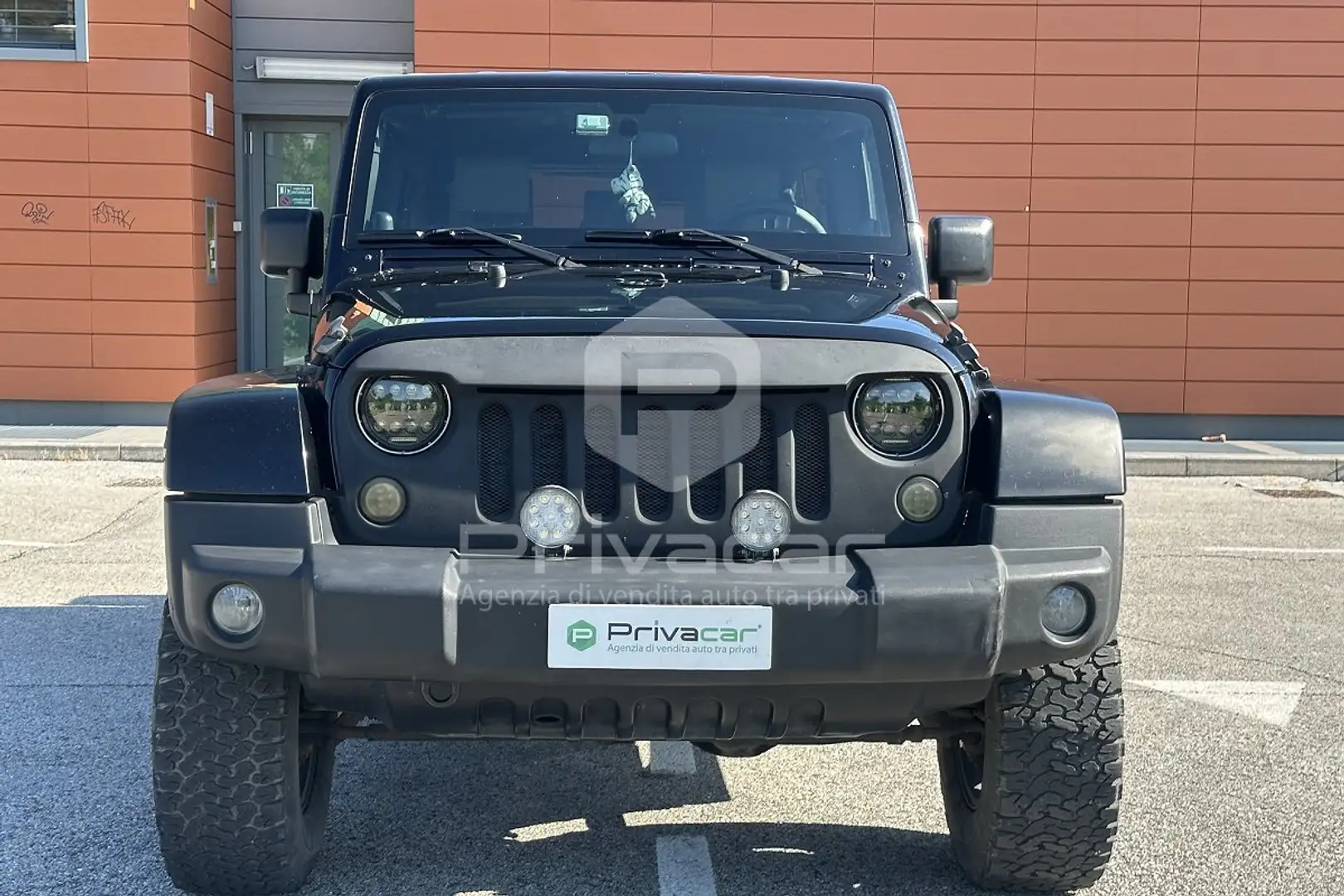 Jeep Wrangler Wrangler Unlimited 2.8 CRD Sahara Чёрный - 2