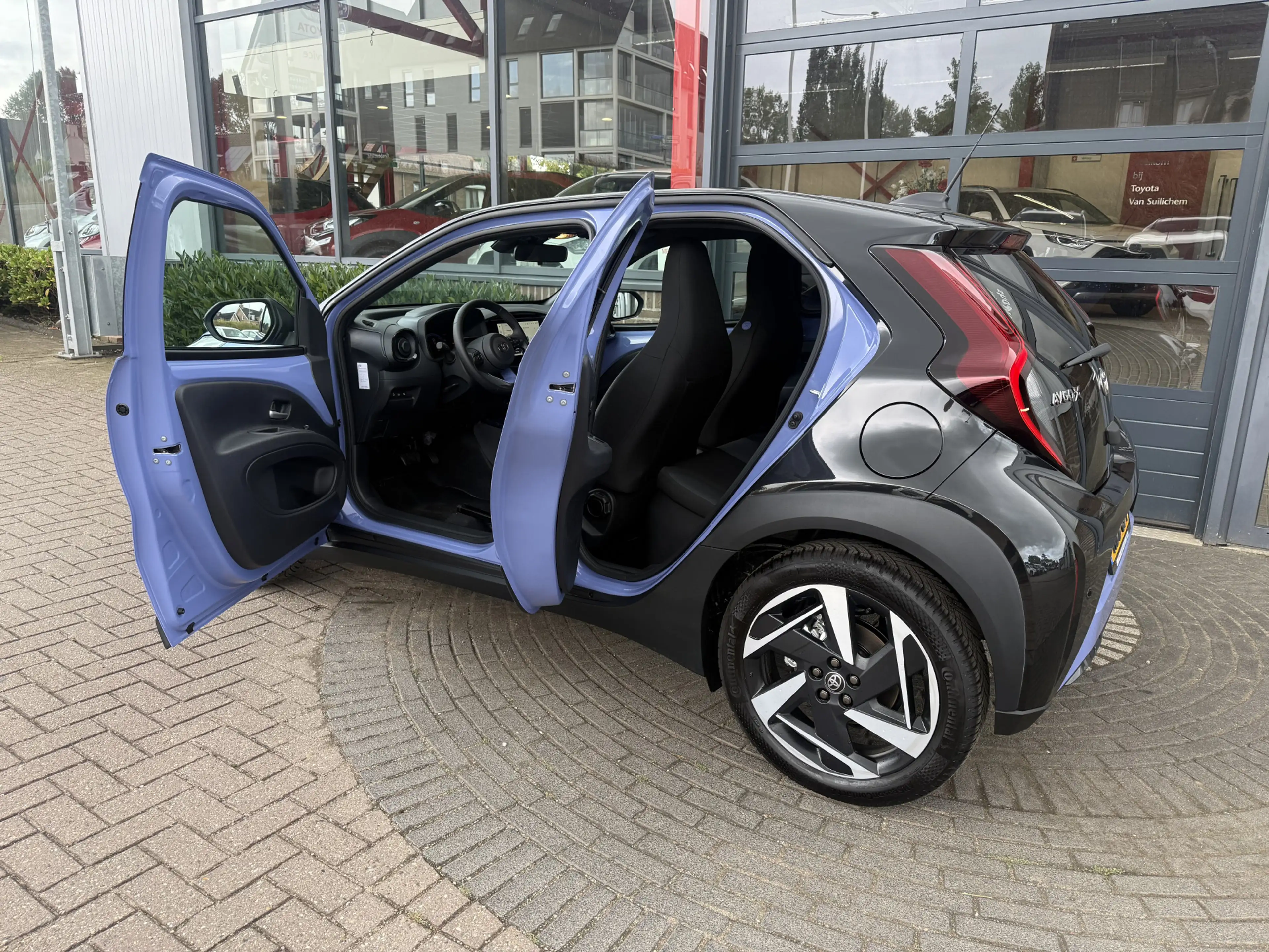 Toyota Aygo X Hybrid 115 envy — photo 8