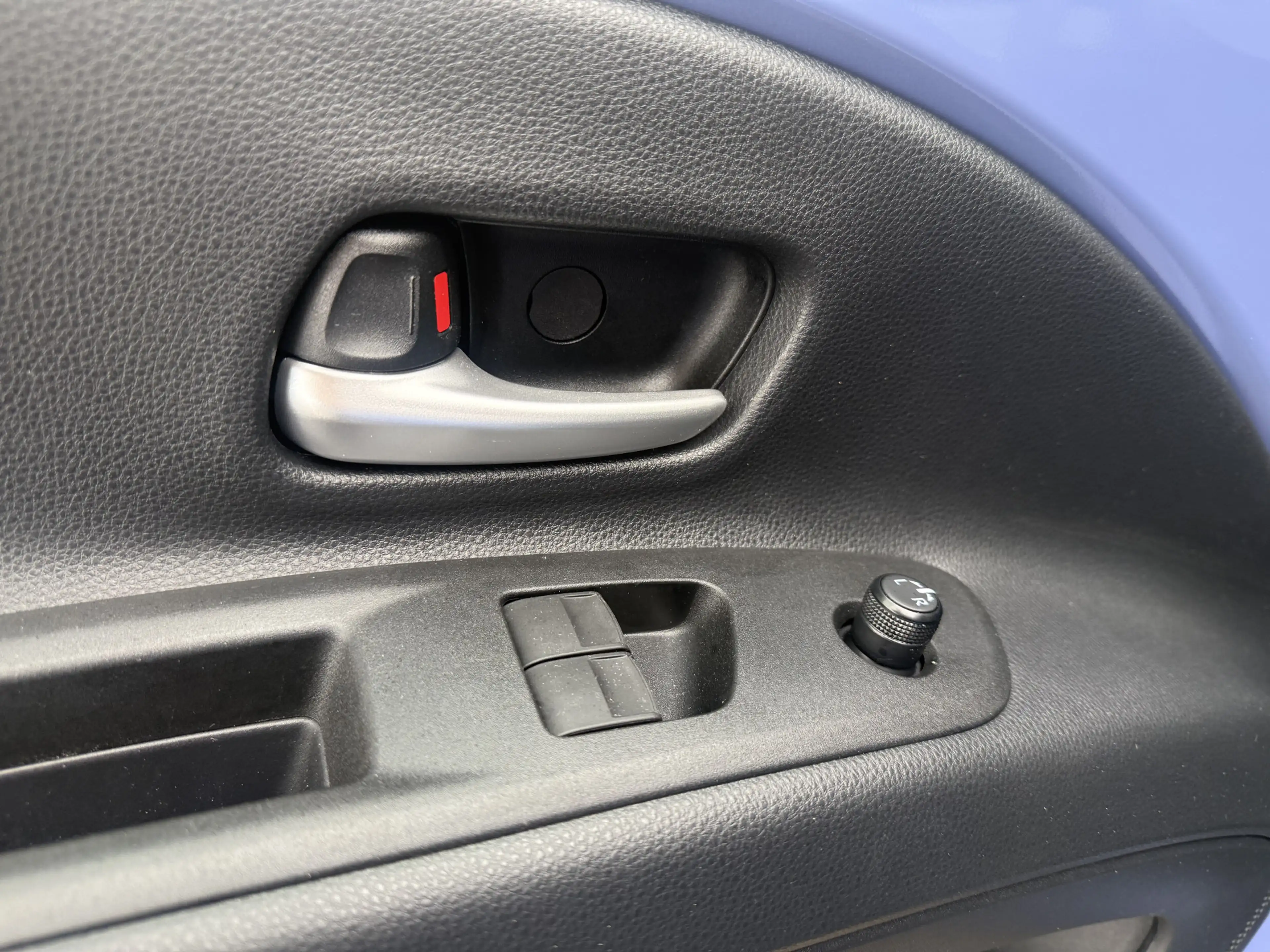 Toyota Aygo X Hybrid 115 envy — photo 11