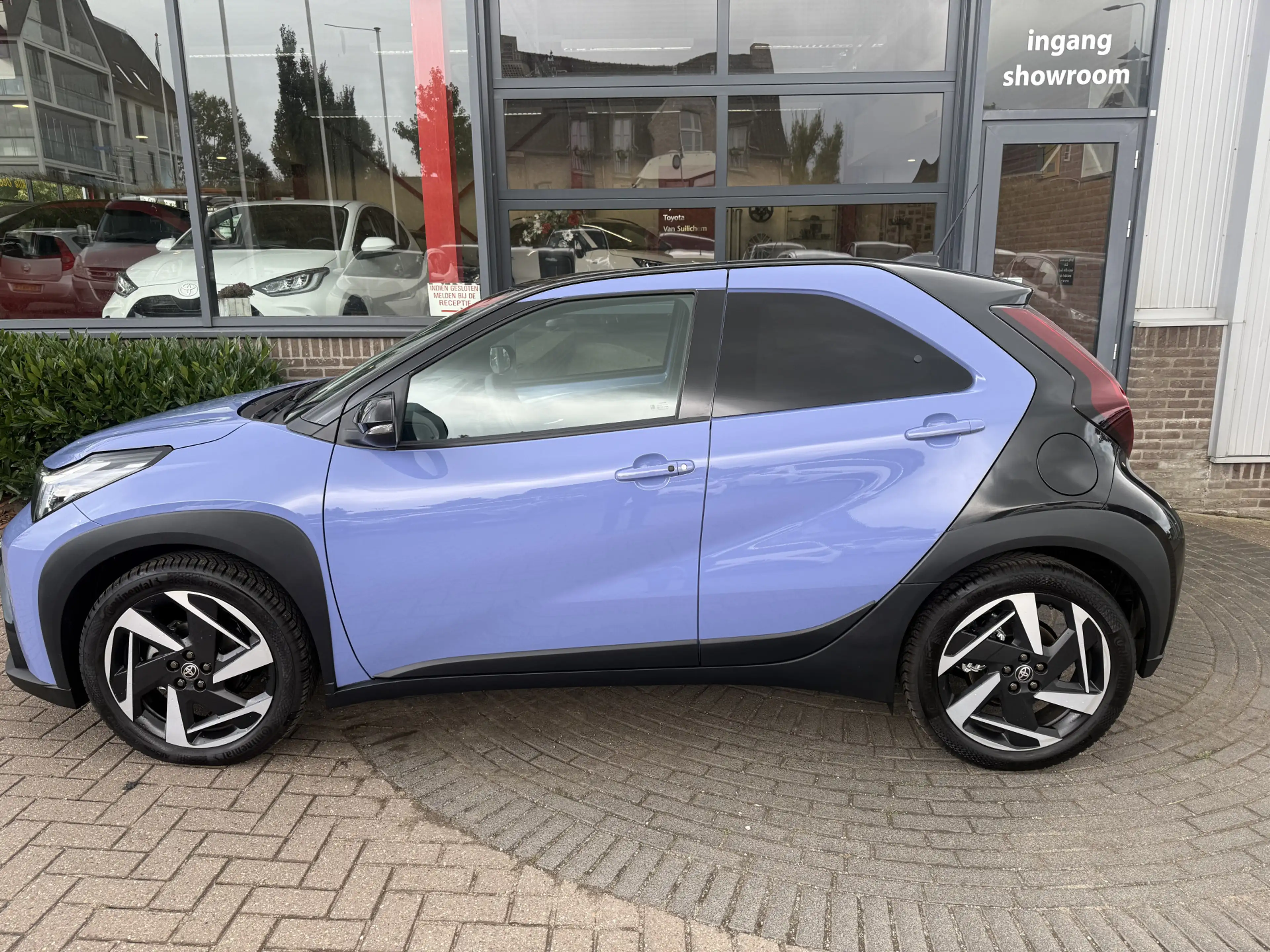 Toyota Aygo X Hybrid 115 envy — photo 3