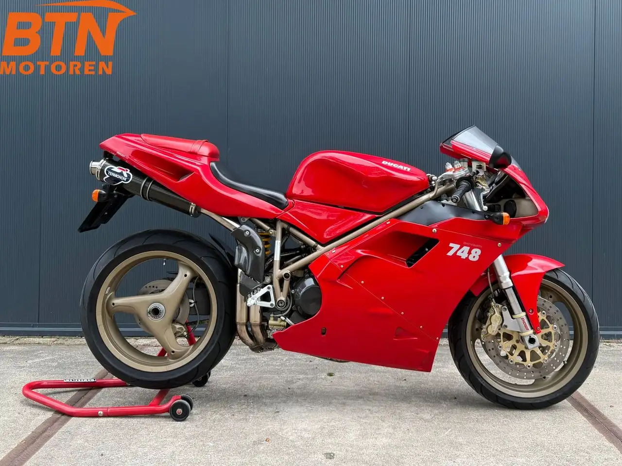Ducati 748