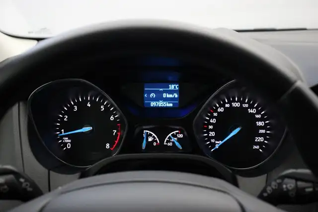 Ford Focus view 19
