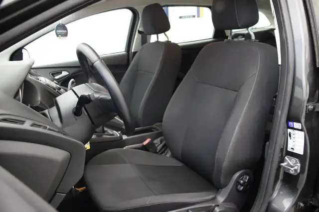 Ford Focus view 5