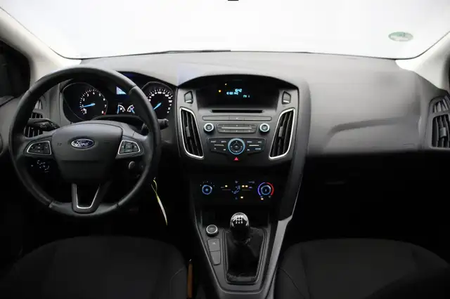 Ford Focus view 2