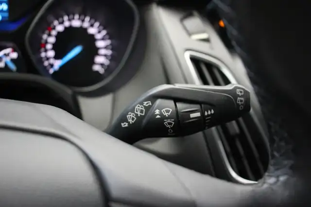 Ford Focus view 18