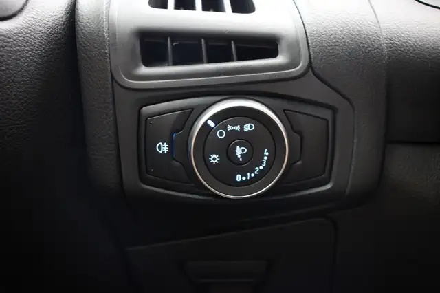 Ford Focus view 20