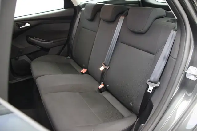 Ford Focus view 6
